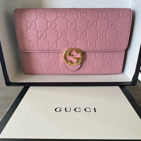 Gucci 🎀 WOC - Picture 2 of 16